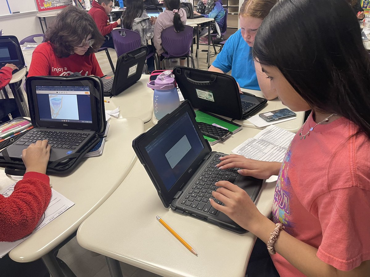 CeciGutierrez06's tweet photo. Ss creating an Online Book 📚 using their research of Layers of Earth 🌍 @LLMSLynx @BookCreatorApp https://t.co/4ZKwklWVYU