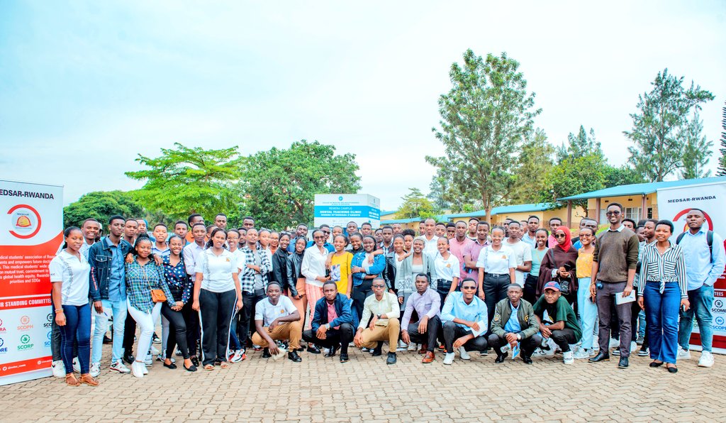 YEAMG_MEDSAR's tweet photo. Last weekend, @medsar_rwanda &amp; @imcc_rwanda through #YEASRHProject trained a 2nd cohort of 80 medical students on #STIs, #MenstrualHygieneManagement, #GBV &amp; rights, Secondary Sexual changes, and #FamilyPlanning, for Rwandan community to perceive and achieve Universal #SRHR4ALL https://t.co/IzC0dEWcm6