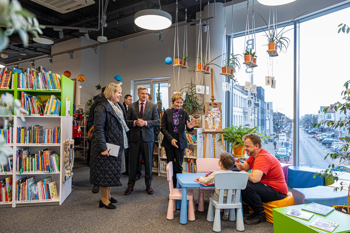 SwissPoland's tweet photo. 🇨🇭delegation from the Council of States @ParlCH, @PolskiSenat &amp; @MFIPR_GOV_PL visited #Legionowo Public Transport Hub, which was co-financed by the 1st #SwissContribution. In the 2nd edition, 🇵🇱 will receive CHF 278 million to support small &amp; medium towns in less-favored regions. https://t.co/fGveXmxsrd
