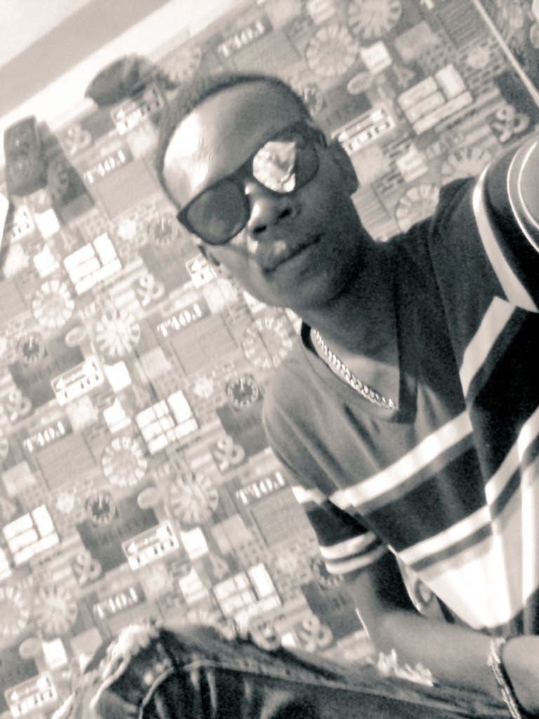 CartzMicky's tweet photo. Hungig around... 👣 https://t.co/ae8DW3lnyT