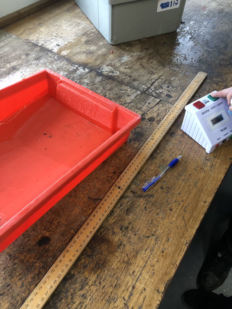 PatchwayS's tweet photo. Year 10 carried out a wave speed practical today. Water was involved but not a drop was spilled! They were fantastic! #ambitious #respectful #excellwnt @olympustrust @Patchwayc_s https://t.co/QjAH3zwJTi