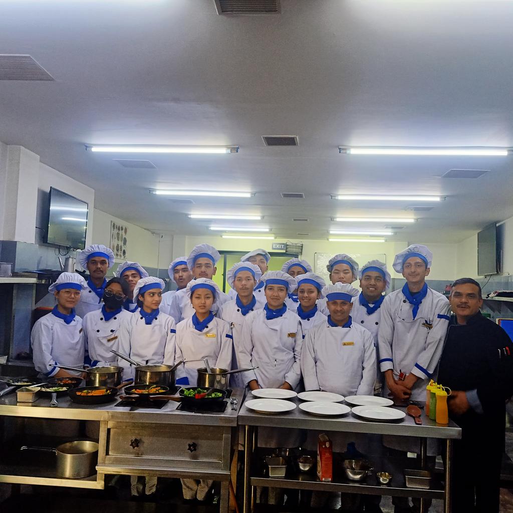 chefchalise2's tweet photo. #Culinaryarts #BHM #corporatechef #executivechef #culinarymanager #australiancourseinnepal #kumarchalise #chefkumarchalise #universitynepal #bhmfirstsemester #advancedkitchentraining https://t.co/ey3A5DYrnS