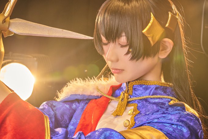 Cosplay強く掲げた手のひらすり抜け、            奈落に落としたあの日の誓い     再び登る運命の舞台