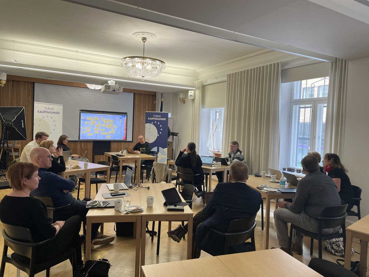 Passion Teamin <a href="/kauppakamaritku/">Turun kauppakamari</a> toinen työpaja keskittyi <a href="/GreatMindsOy/">Great Minds Oy</a>:n johdolla jalostamaan tulevaisuustyöpajojen tuotoksia. Varsinais-Suomen elinkeinoelämän tulevaisuuskuvat ovat taas askeleen lähempänä.
