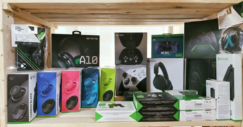 indiegluedev's tweet photo. Xbox Series Controllers and Accessories!

We have a variety of New Xbox Accessories, including Collective Minds Strikepacks, Elite Controllers and Gaming Headsets!
We have the New Deep Pink Controller Too!!

Check out Pwned Games Online or In-Store for a… https://t.co/5QGMdMHR7F https://t.co/OTTFREzKfD