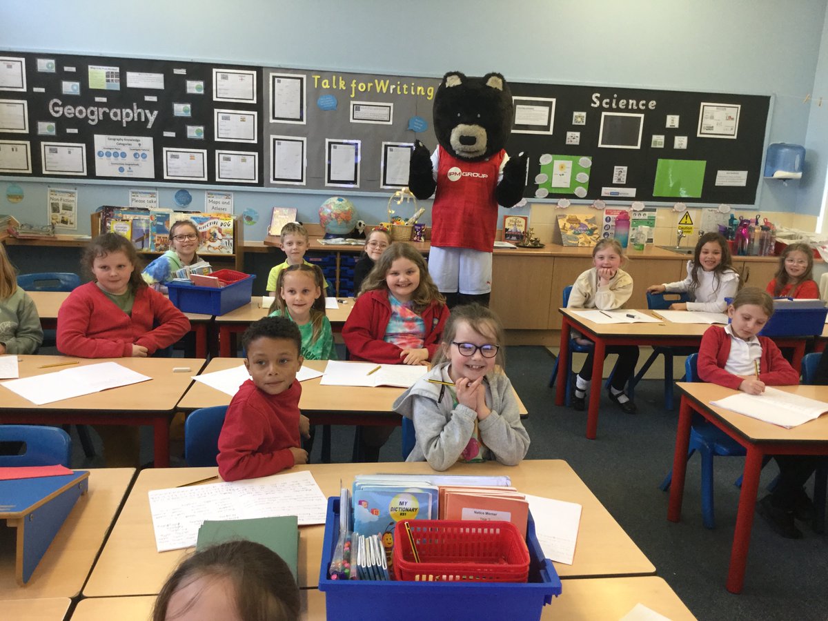 LRyott's tweet photo. Can you guess who came to class 8 this afternoon?  We were very excited to meet Miller Bear! @RedscopeSchool https://t.co/6AawMbQmZm