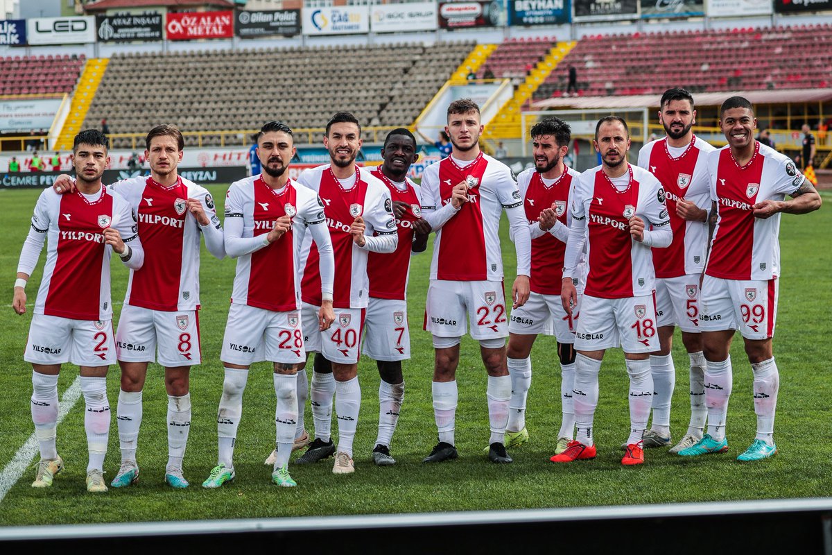 atakumbeltr's tweet photo. 5️⃣-1️⃣!
Şampiyon bi' şey deniyor. 😎🔴⚪️
Tebrikler Samsunspor'um!
#BOLvSAM #Samsunspor https://t.co/pHwAwKQUmM