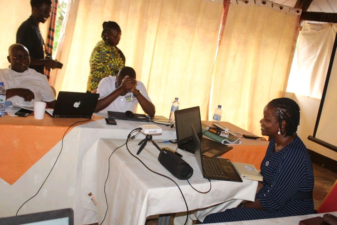 MwaresProject's tweet photo. we have been glad to hear from Namusoke Rebecca our masters student from @kyambogou  presenting about her progress in research!
We believe in knowledge driven interventions to solve complex community challenges.
 #community #research #university https://t.co/gLgOgfyTC1