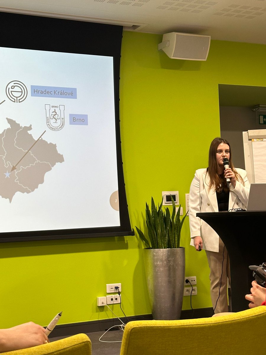 #AR2023 | Students' contribution is important when discussions for the future of #Education and our profession are taking place 🗣️

Firstly, <a href="/dpinterova/">Dominika Pintérová</a> from Czech Republic presented to us the students' perspective and thoughts about the "unregulated delivering of medicines" 💊