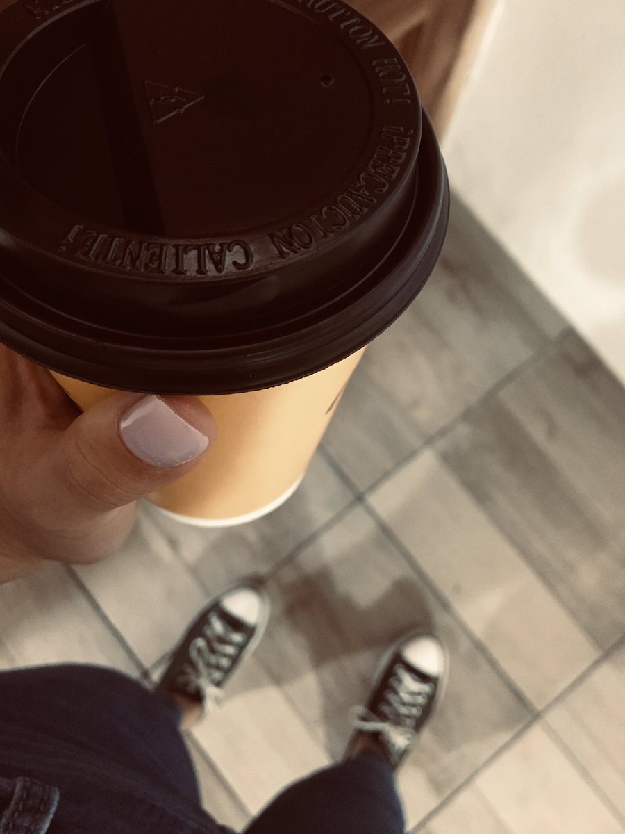 barbynuez's tweet photo. Necesitando varios ☕️para arrancar , pero siempre con #nadiedicenada ♥️✨ https://t.co/deOah0dvhS