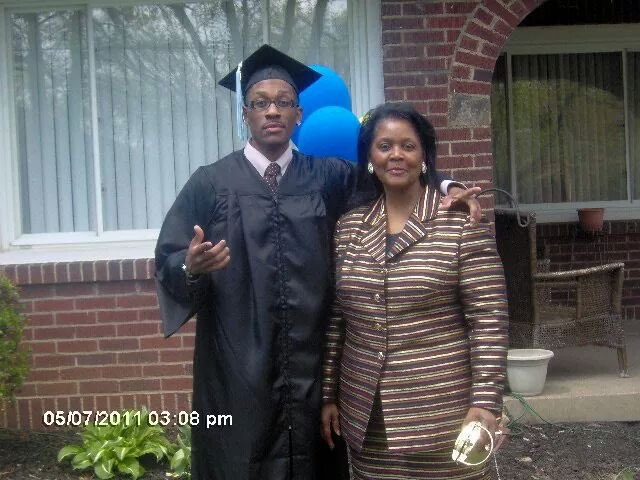 CoachSamPrice's tweet image. My best friend passed away unexpectedly 11 years ago. His mom started a Foundation in his name to honor him and help a fellow Kent State student receive a scholarship! 

Place your t-shirt order, share this post with your friends, and help Stef's legacy continue! 🙏🏼😌 #RIPSJT