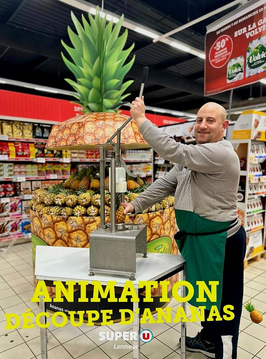 Gilles_Pignon's tweet photo. À l'occasion de #Manif28Mars, c'est NON à la nasse👮‍♂️👎 mais OUI à l'ananas🍍👍 Animation découpe dès 17h avec Gaëtan et c'est au Super U de Lanmeur que ça se passe. https://t.co/OWrlkojwlz