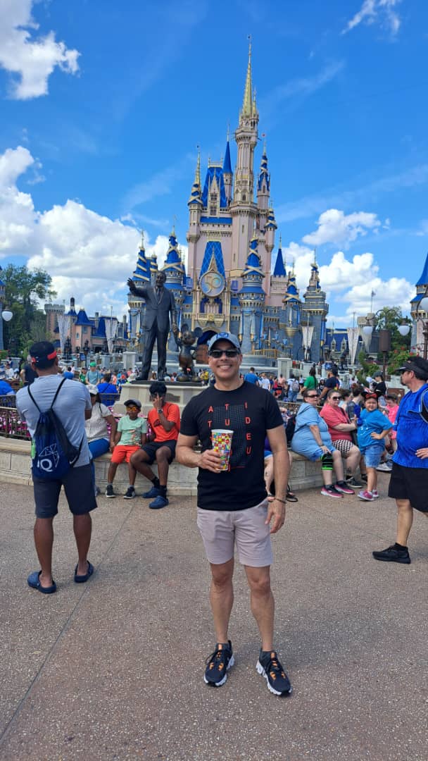 estebanjgv's tweet photo. Sin duda el mejor lugar del mundo, where your dreams come true https://t.co/qYAZYoCAjB