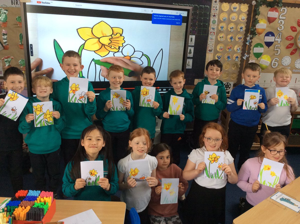 LochsidePS's tweet photo. We love seeing the daffodils in Springtime and today we drew some of our own. We took lots of care and are really proud of our work. #P4Robin https://t.co/qFATmmSDAd