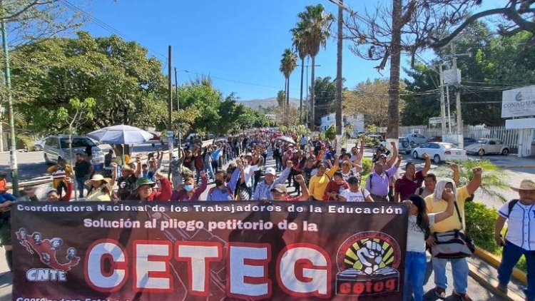AntorchaOficial's tweet photo. 🔴#Entérate | Marchas y protestas sitian #Chilpancingo por falta de diálogo y oficio político

🔗https://t.co/M5TkBugwaG https://t.co/3tnpavt2Kp