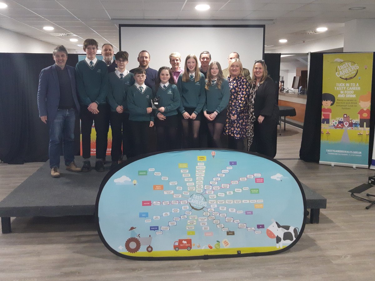 GyrfaCymru (@gyrfacymru) on Twitter photo Da iawn i'r holl ddisgyblion a gymerodd ran yn rownd derfynol her <a href="/TastyCareers/">Tasty Careers</a> heddiw, a llongyfarchiadau mawr i'r enillwyr <a href="/YsgolBroDinefwr/">Ysgol Bro Dinefwr</a>
Pawb wedi cael diwrnod gwych 👏👏 Da iawn i'r holl ddisgyblion a gymerodd ran yn rownd derfynol her <a href="/TastyCareers/">Tasty Careers</a> heddiw, a llongyfarchiadau mawr i'r enillwyr <a href="/YsgolBroDinefwr/">Ysgol Bro Dinefwr</a>
Pawb wedi cael diwrnod gwych 👏👏