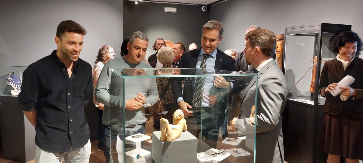 🤎<a href="/AlmeriaJunta/">AlmeríaJunta</a> celebra los Días Europeos de la Artesanía ⚱️
Jornadas en las que disfrutar de talleres y actividades, así como de objetos de gran valor.
Los delegados <a href="/AmosGhueso/">Amós García Hueso</a> y <a href="/JoseAngelVelez5/">Jose Angel Velez Gonzalez</a> han destacado la importancia de la artesanía y de mantener oficios tradicionales🏺