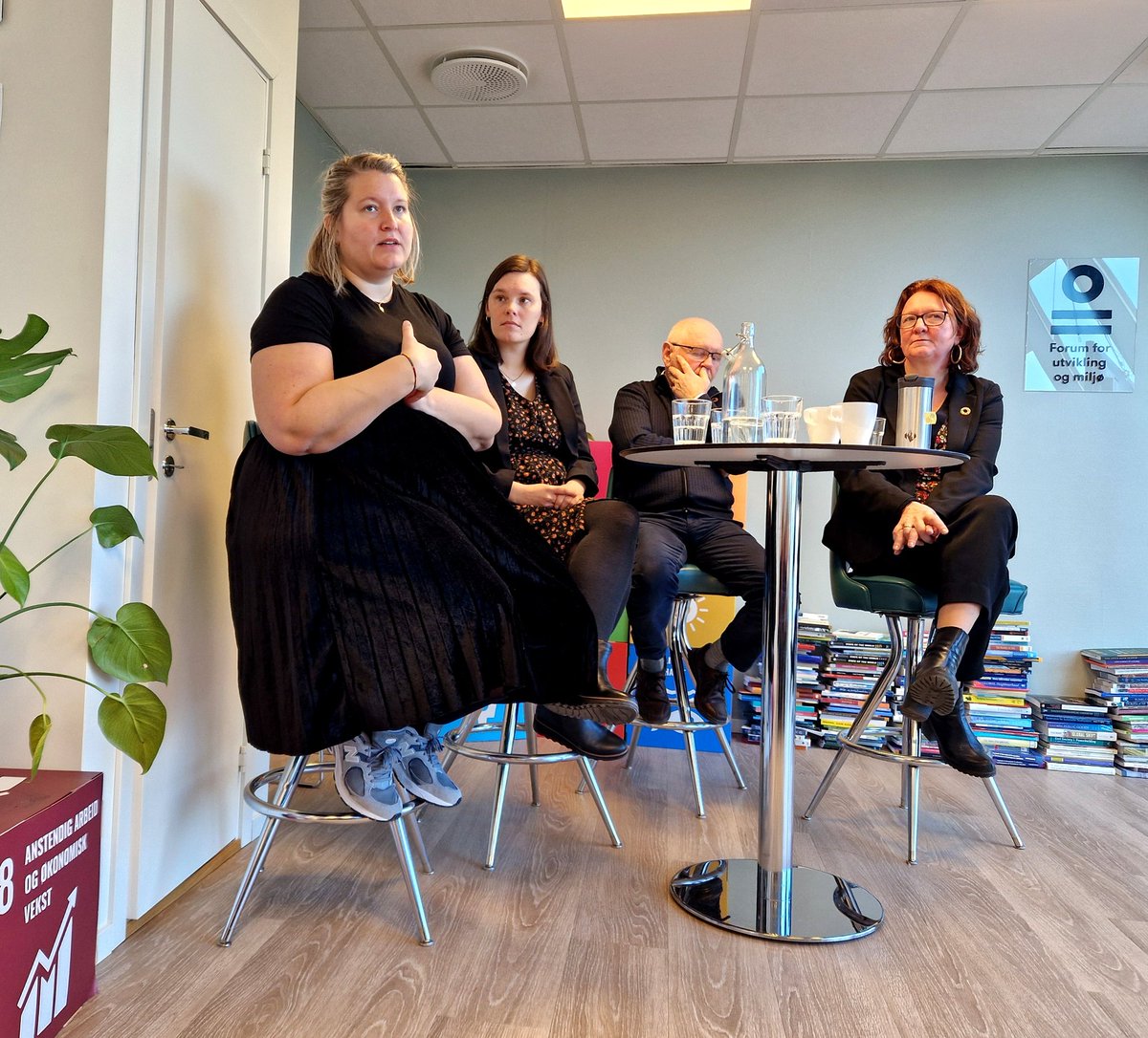ForumNorway's tweet photo. Seniorrådgiver i ForUM @RostadIngrid sier gjensidig forståelse for rollene man har som sivilsamfunn og myndigheter er viktig,og danner grunnlag for konstruktive uenigheter.Som sivilsamfunn må vi også strategisk avklare når vi skal heie og når skal vi klage https://t.co/LTJQZbPiRn https://t.co/YQuG6MAE6S