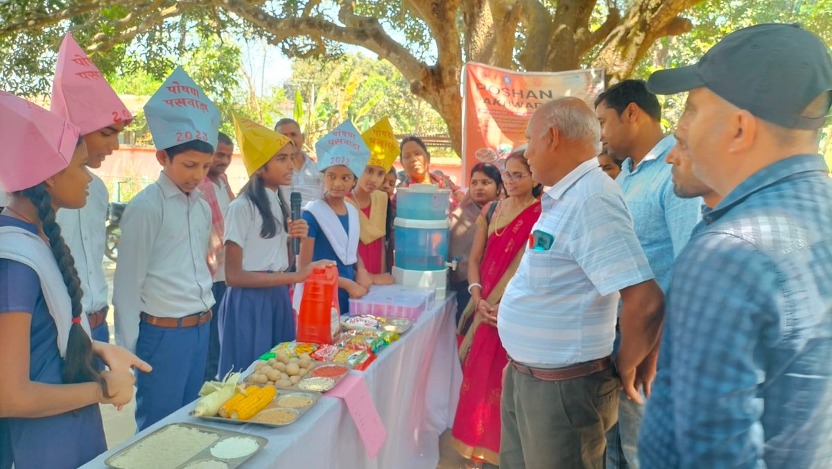 Schools can contribute to making the #LetsFixOurFood campaign a reality. This #POSHANPakhwada school children in Bihar promoting Nutrition Literacy.  #POSHANAbhiyaan #POSHAN