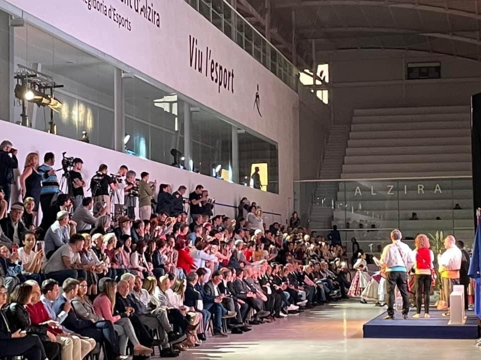 Ayer en la Gala Inaugural del X mundial de pilota en el trinquete de Alzira. El portavoz popular José Andrés Hernández Sala, asistió en representación del PP Alzira.