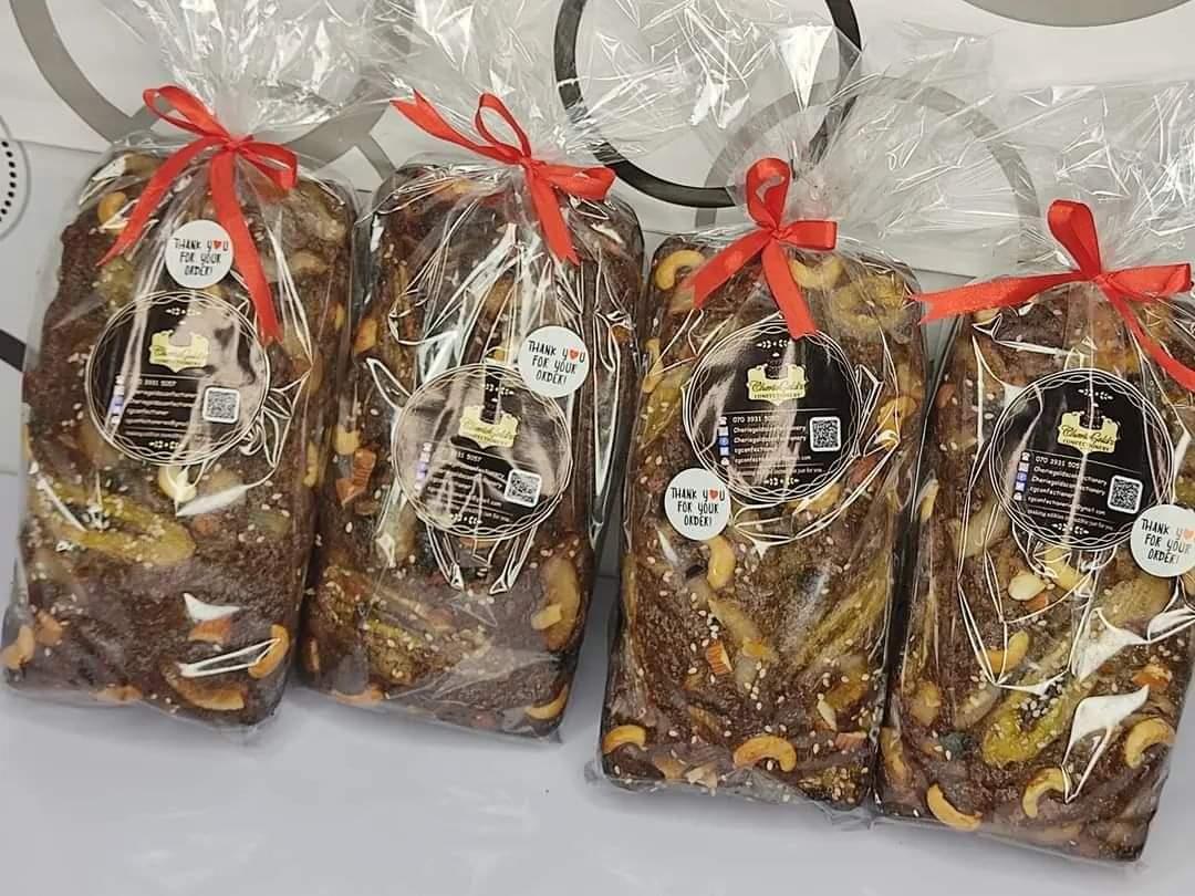cgconfectioner's tweet photo. @ruffydfire Our fruity loaves come in varieties
Banana nutty loaves,plain,carrot nutty &amp; plain.
Let's be your plug.
. 
Location :Ago Palace way, Lagos. 
. 
For orders /enquiries please DM /WhatsApp 07039315057.
#cheriegoldsconfectionery #healthyfood #bananabread #carrotbread #fruitcakes https://t.co/cYAsTtZsPI