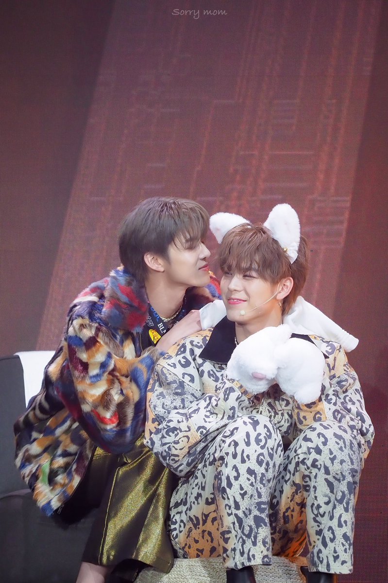 Priaw33's tweet photo. กลิ่นแป้งเด็ก ชื่นใจมั้ยลุงงงง อิจฉาาาา ฉันพูดจริง ไม่ได้พูดเล่นเลย สักนิด  :(  🐼🐺 🌙 @nichameen8 @PKrittanun #Meennicha8 #PingKrittanun #Area86 #MeenPing https://t.co/w26JN46p9K