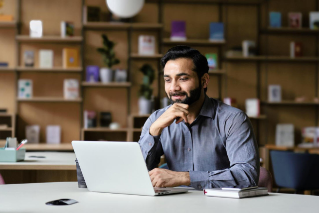 millyengel's tweet photo. Workplace rituals help build bonds between colleagues and add meaning to work. Take these three steps to create practices that imbue daily tasks with more meaning in @HBSWK. #FutureofWork #EmployeeExperience https://t.co/goWXwnX0lk https://t.co/mJ4F1GuQcF