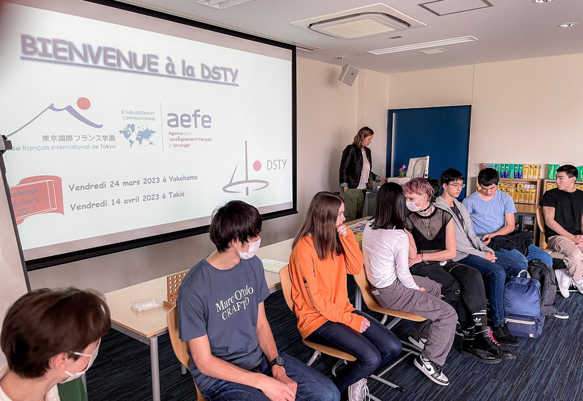 lfitokyo's tweet photo. #ECHANGELINGUISTIQUE FRANCO-ALLEMAND A LA #DSTY
Les élèves #germanistes du #LFITokyo ont rencontré leurs correspondants de la #DeutscheSchuleTokyoYokohama.
#Auprogramme de cette journée, une #visiteguidée bilingue de l’établissement, des activités et des jeux en 🇩🇪 et en 🇫🇷.
1/2 https://t.co/5VmGI6RXVL
