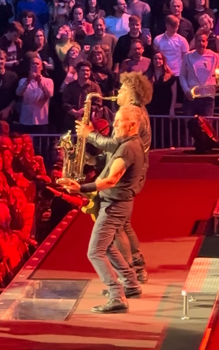 StephenVLiu's tweet photo. What a show @springsteen #springsteenDC https://t.co/53qgMhjFgD