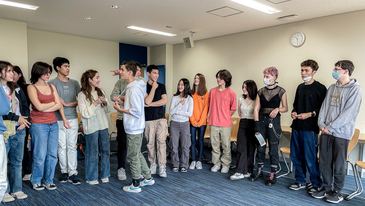 lfitokyo's tweet photo. #ECHANGELINGUISTIQUE FRANCO-ALLEMAND A LA #DSTY
Les élèves #germanistes du #LFITokyo ont rencontré leurs correspondants de la #DeutscheSchuleTokyoYokohama.
#Auprogramme de cette journée, une #visiteguidée bilingue de l’établissement, des activités et des jeux en 🇩🇪 et en 🇫🇷.
1/2 https://t.co/5VmGI6RXVL