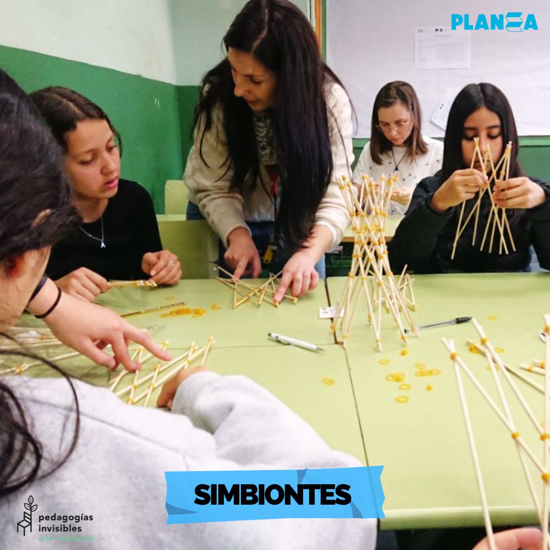 pinvisibles's tweet image. 🌿¡El proyecto SIMBIONTES ya está en marcha!🌿

Imágenes del IES Gabriel García Márquez donde han estado poniendo en práctica otras maneras de crear/aprender experimentando a través de aquellos espacios intersticiales entre materias, espacio educativo y territorio.

#PLANEA