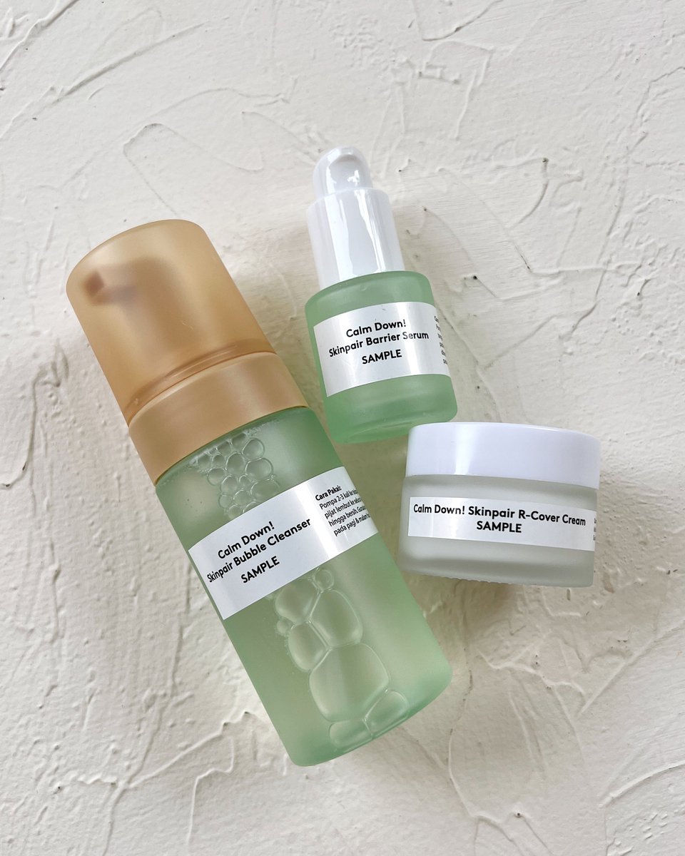 nna's tweet photo. from this to this ✨
skrg rangkaian calm down jadi rame &amp; lengkap loh 😍 aku ud coba duluan dr bulan feb pas masih bentuk sample

klo kamu punya kulit sensitif &amp; prone to redness, feel free to bookmark this thread! this calm down range might be the answer for you #racuninskincare https://t.co/IEU35bz8ax