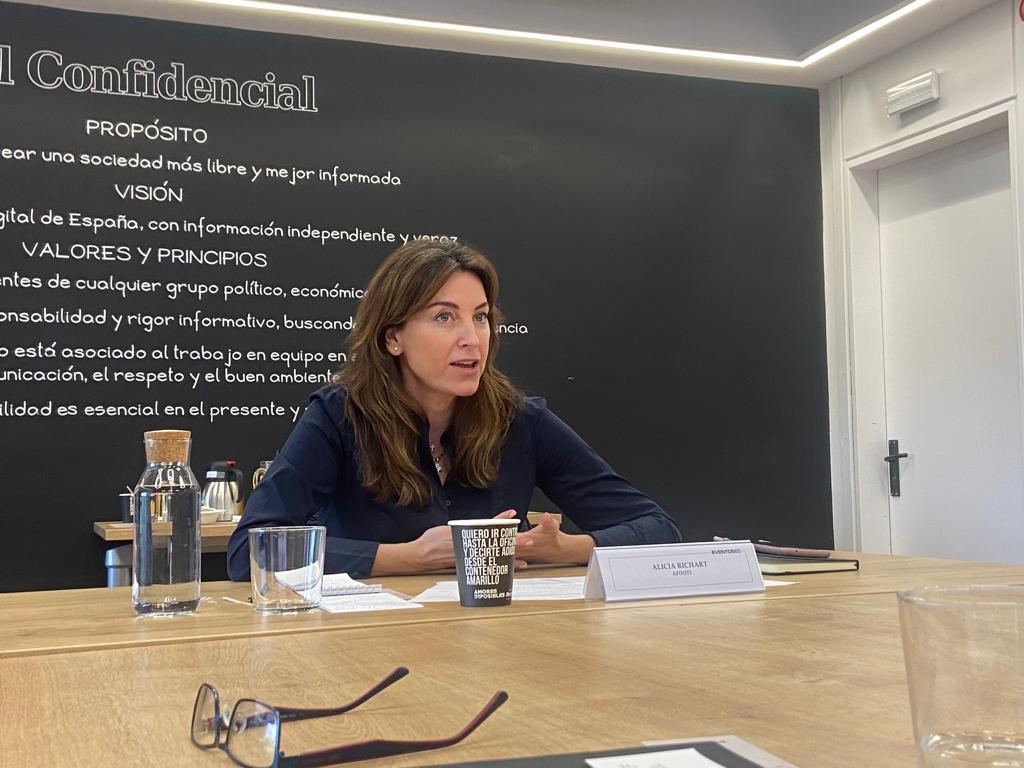 ‘El futuro será circular o no será’. Hoy hemos estado conversando en <a href="/elconfidencial/">El Confidencial</a> sobre economía circular, desarrollo sostenible, futuro y desafíos. Lo podréis leer muy pronto! 

<a href="/ecogallego/">Jose Luis Gallego</a> <a href="/GomezPalenque/">Marta Gómez Palenque</a> <a href="/AliciaRichart/">Alicia Richart</a> <a href="/carles64/">Carles Navarro Vigo 🌍</a> <a href="/monicachaoj/">monica chao</a> <a href="/crecverde/">Grupo Español Crecimiento Verde</a>