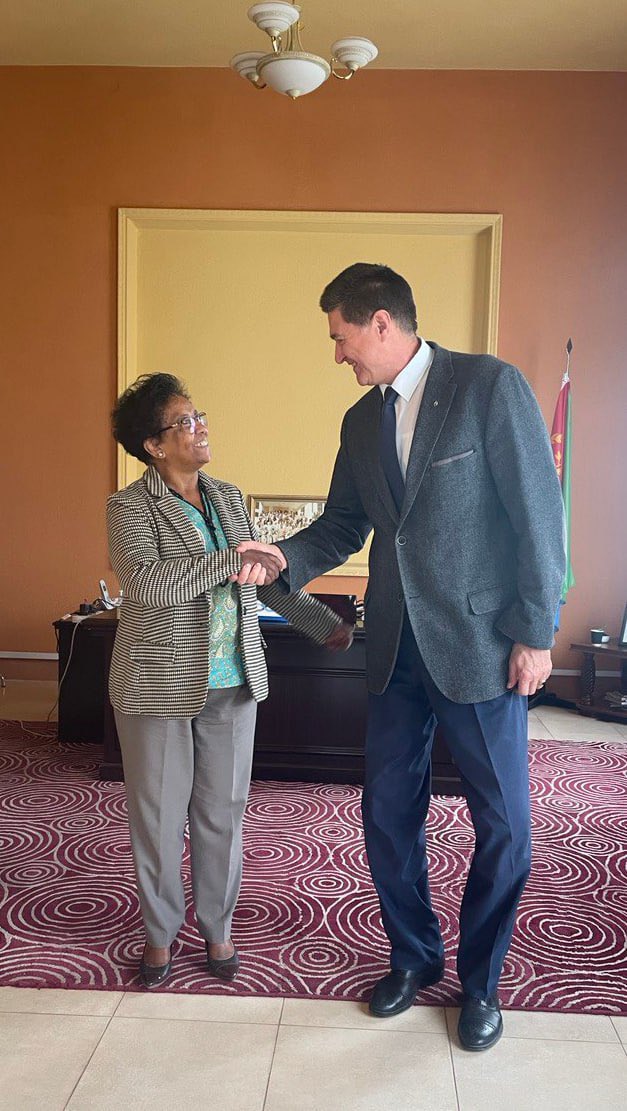 15 марта состоялась встреча Посла России в Эритрее И.Мозго с Министром юстиции Эритреи Ф.Хашим

On March 15, the Ambassador of Russia to Eritrea I. Mozgo met with the Minister of Justice of Eritrea F. Hashim