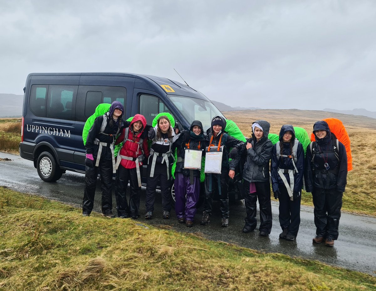 Upp_Johnsons's tweet image. Many happy faces in this group! And excited talk of their actual silver expedition! #ForThePathfinders #UppinghamDofE