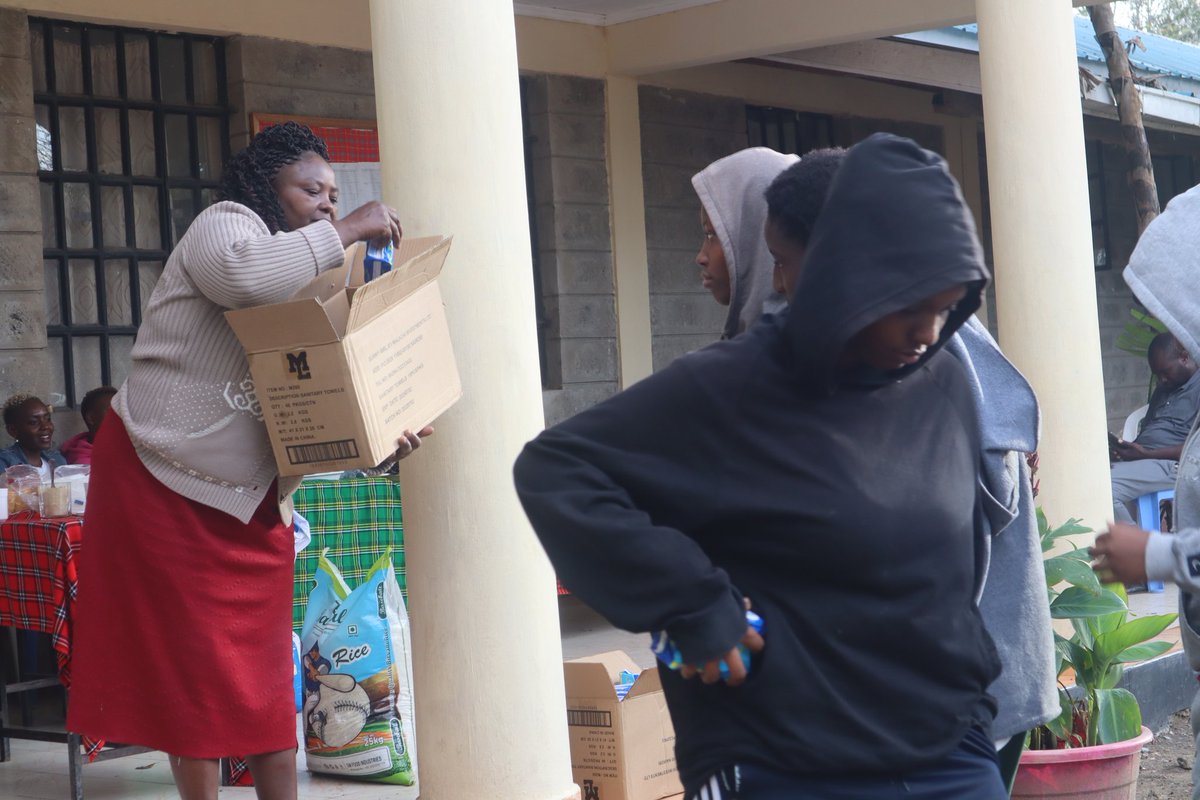 Qlyntic's tweet photo. Fighting period poverty among the teenage girls is an integral part of my voice international educational support in the rural settlements in Kenya . Since last year we have reached 5,000 adolescent girls in sanitary distribution. the program has helped girls in many other ways. https://t.co/MH8FCHCDkc