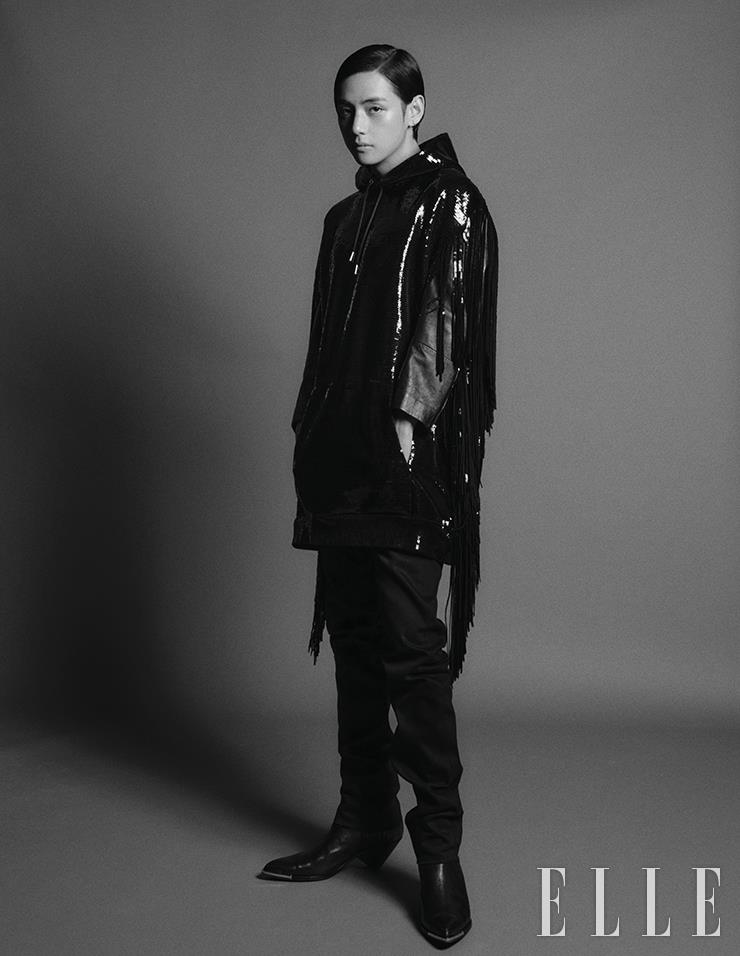 BTSItalia_twt2's tweet photo. 📷| #V x ELLE Korea ✨️ (2/7)
#ELLExV @BTS_twt
🔗 https://t.co/E4tgN2RfYQ https://t.co/RANwZwai3B