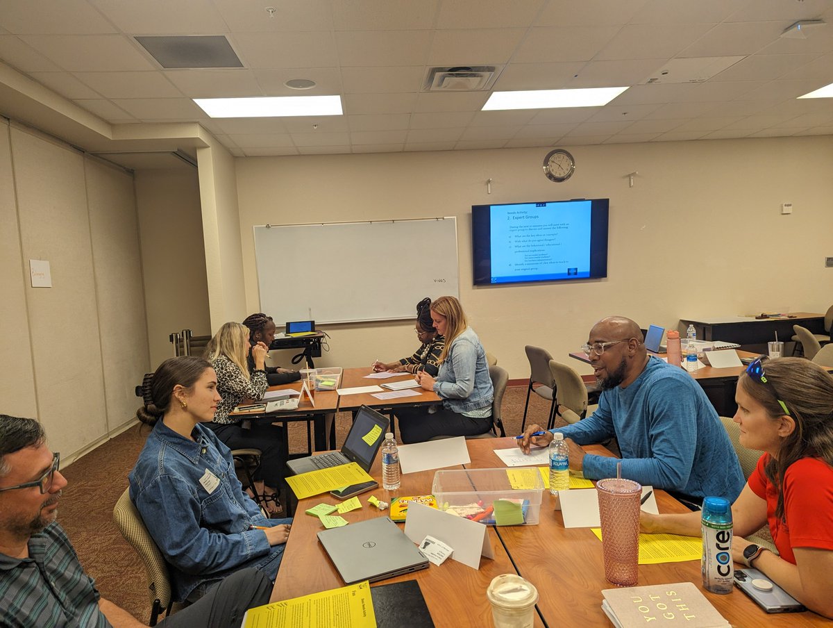 LeadershipSdlc's tweet photo. ๐ฅWhat an inspiring session last night with Deans & LEAD Aspiring Leaders! We explored the importance of power, fun, belonging, & freedom in creating a student-centered learning environment. ๐ #LEEDRWORKSHOP #LEAD #Deans #BasicNeeds #APbench @LeeSchools https://t.co/PdkxYbq1nd