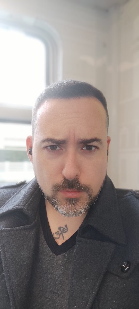 J4mes_Cr's tweet photo. Haircut done !
I can feel the wind again !
#haircut #barbershop #attentionwhore #youreadthat ? #hashtag #gaymer #gamer #lolilol https://t.co/d9FTKsA90D