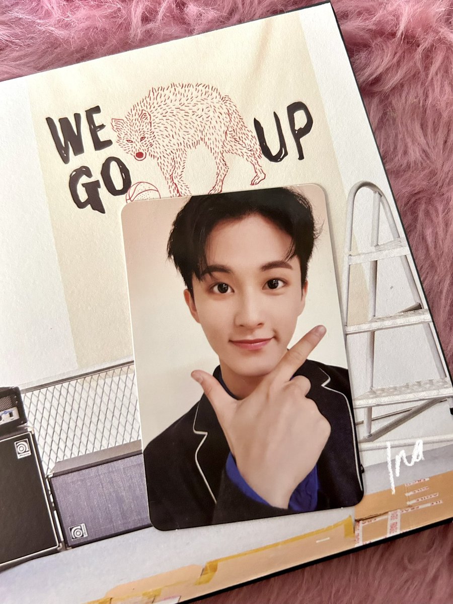 deeknowz's tweet photo. [ 📁 — ; #mailsforina ]

MARK POGI IS FINALLY HOME 🥹💗 thank you so much @jaehyuncart for letting me adopt this babie and for the very very smooth transaction!! 🫶🏻 https://t.co/IzV6Cp9imF