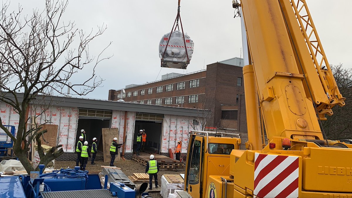 SunderlandBP's tweet photo. Lifesaving scanners have been craned into place as plans progress at pace to open a new £10 million Integrated Community Diagnostic Centre at South Tyneside District Hospital.

Read more 👉 https://t.co/tdNWR8RJU9 https://t.co/FQvLHagZmK