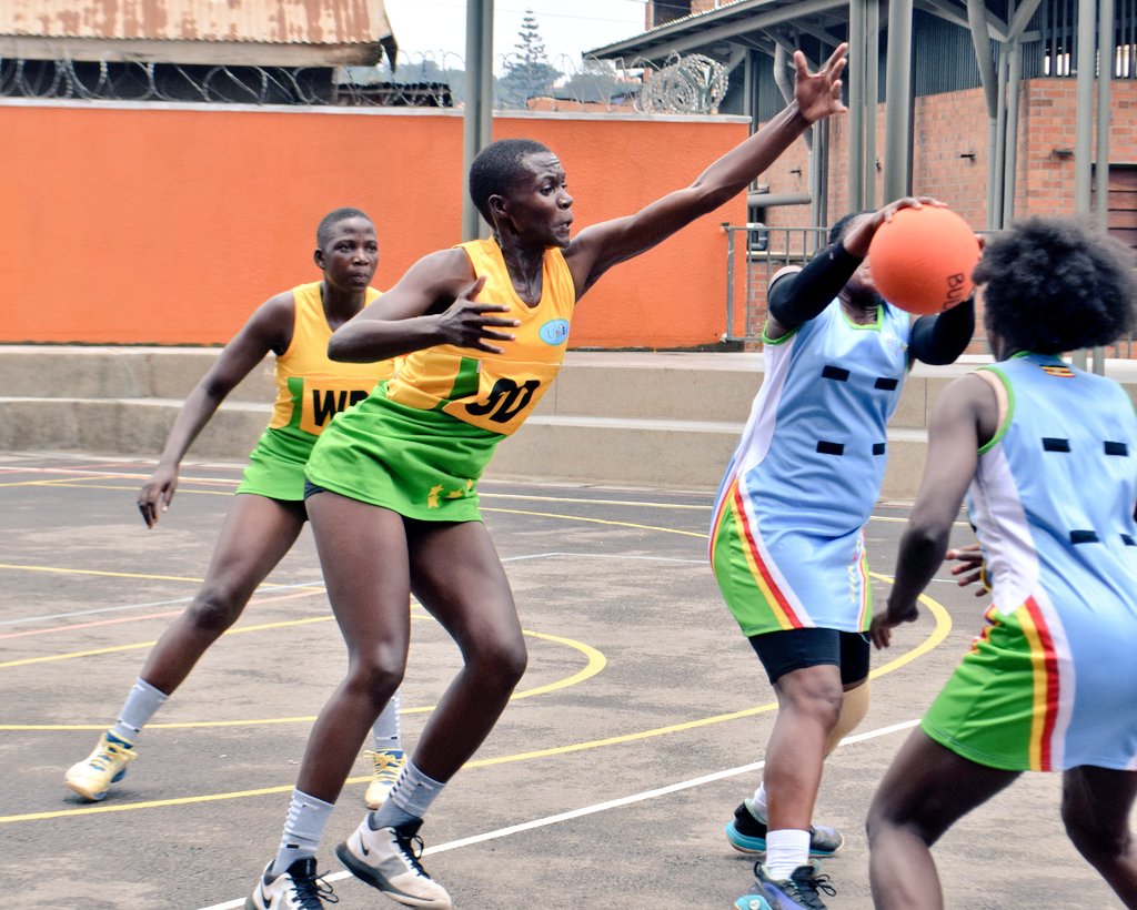 NetballUpdates1's tweet photo. #Division2 #TuesdayAction
#MatchOne
UGISHA vs Chaya NC
Q1: 15-08
Q2: 30-20
#LivefromKamwokya
#UNL | #Shecranes256 | #UNF256
@kayiirajackson @VBugerere @shecranes256 @NBSportUg https://t.co/8HLCZNpi6f
