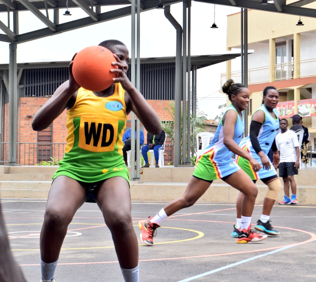 NetballUpdates1's tweet photo. #Division2 #TuesdayAction
#MatchOne
UGISHA vs Chaya NC
Q1: 15-08
Q2: 30-20
#LivefromKamwokya
#UNL | #Shecranes256 | #UNF256
@kayiirajackson @VBugerere @shecranes256 @NBSportUg https://t.co/8HLCZNpi6f