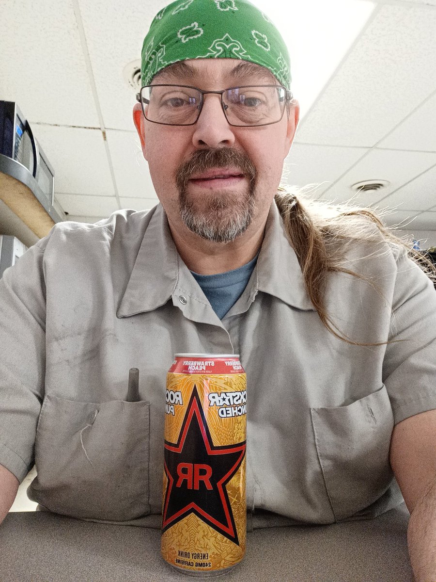 RockStar energy Strawberry &amp; Peach it really Awesome 👍 Want one what your favorite energy drink?