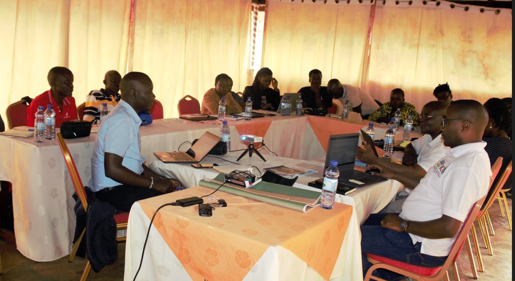 MwaresProject's tweet photo. #HappeningNow is the 2023-Q1 review meeting.
The team is reflecting on the previous journey and reimagining pathways for sustainability of our work to create resilience and stewardship in Manafwa Watershed through Integrated Farm Planning (PIP) approach.
@CommonGroundUg https://t.co/TdzdV3Xx9W