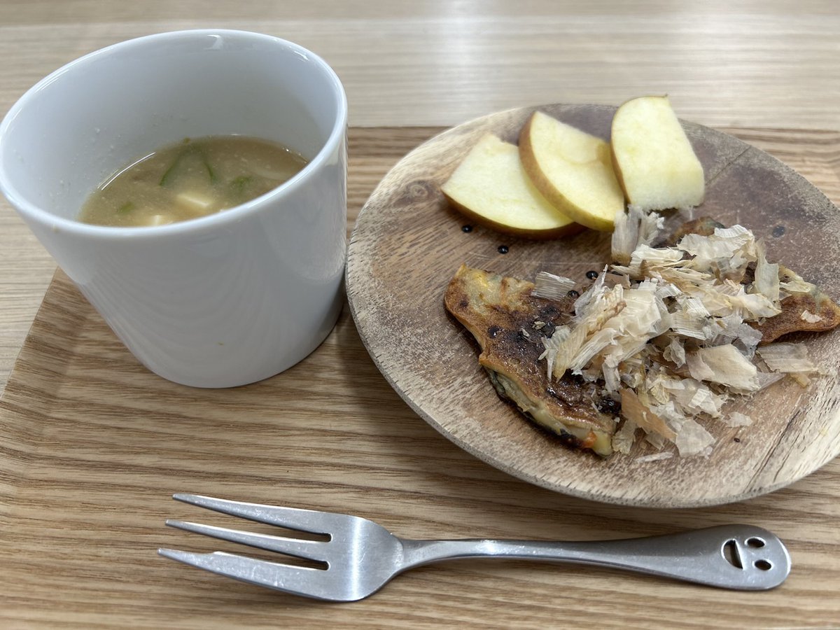 kidsstyle44's tweet photo. 3月28日のおやつ
チヂミ、りんご、お味噌汁
#放課後デイサービス
#児童発達支援
#放デイ
#発達
#発達障害
#食育
#療育
#オーソモレキュラー
#オーガニック
#グルテンフリー
#カゼインフ��ー
#無添加 https://t.co/BxVnvmNWpN