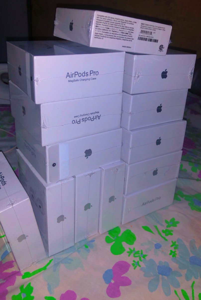 BrownHatson's tweet photo. @CyancutyTz Original AirPod with
Airpods 2 45,000
AirPods 3 65,000
AirPods pro 55,000
AirPods pro 2nd generation 75,000
Contact 0676141453
NB:Original with apple verification https://t.co/GtUubAtyF2