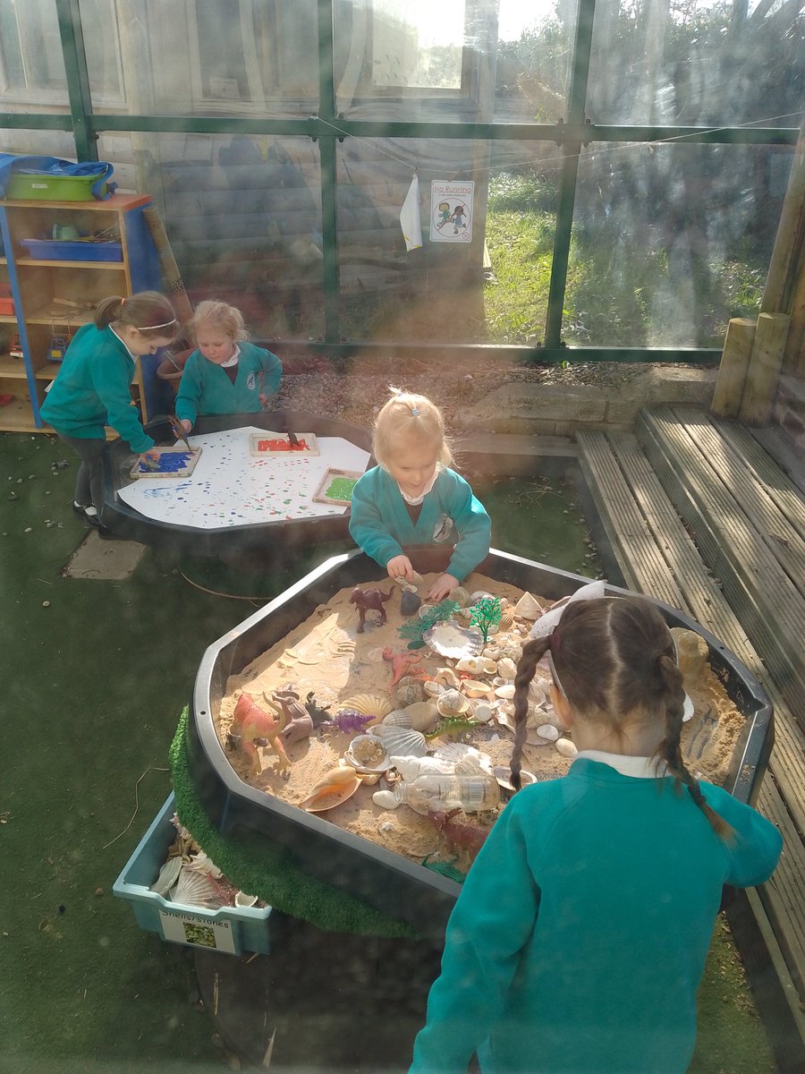 BeethamSchool's tweet photo. It's Dinosaur week in EYFS! https://t.co/g5KtESNTvN