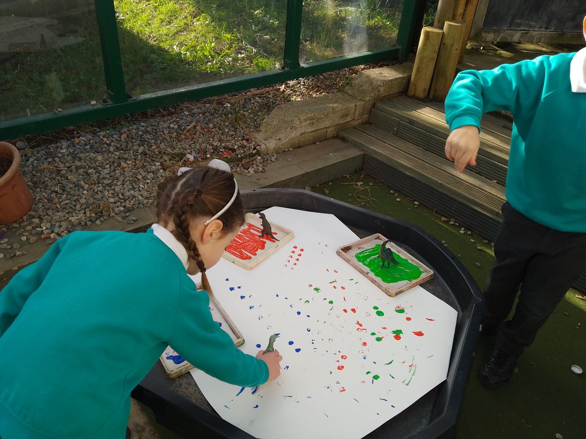 BeethamSchool's tweet photo. It's Dinosaur week in EYFS! https://t.co/g5KtESNTvN