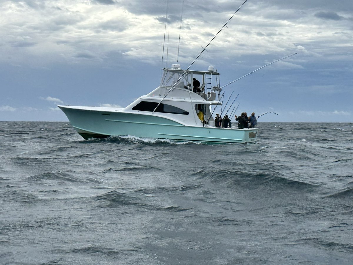 Thunnus's tweet photo. Epic effort off Oregon inlet placing the 2000th electronic tag on an Atlantic Bluefin. We dedicated this fish to two of my mentors Dr. Joe Bonaventura of Duke U. And Captain Peter B Wright! A real Blue Serengeti! Fish 500-800#. A lot of help from the sport fishing teams with us! https://t.co/W33v7L5ER3